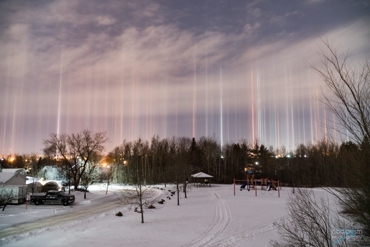 Des piliers de lumière au coeur de l’hiver au Canada