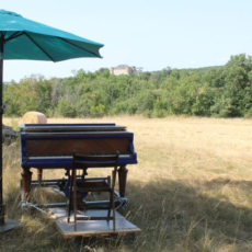 Le piano bleu poursuit sa route